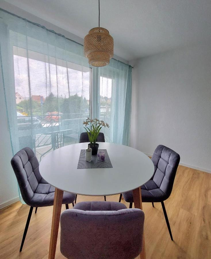 Moderne Wohnung Mit Vollausstattung In Ruhiger Lage, W-Lan Grossrohrsdorf Esterno foto