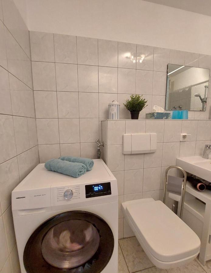 Moderne Wohnung Mit Vollausstattung In Ruhiger Lage, W-Lan Grossrohrsdorf Esterno foto